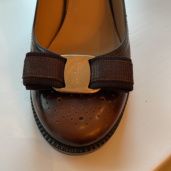 Salvatore Ferragamo Gorgeous Brown Leather Heels - Picture 7 of 8